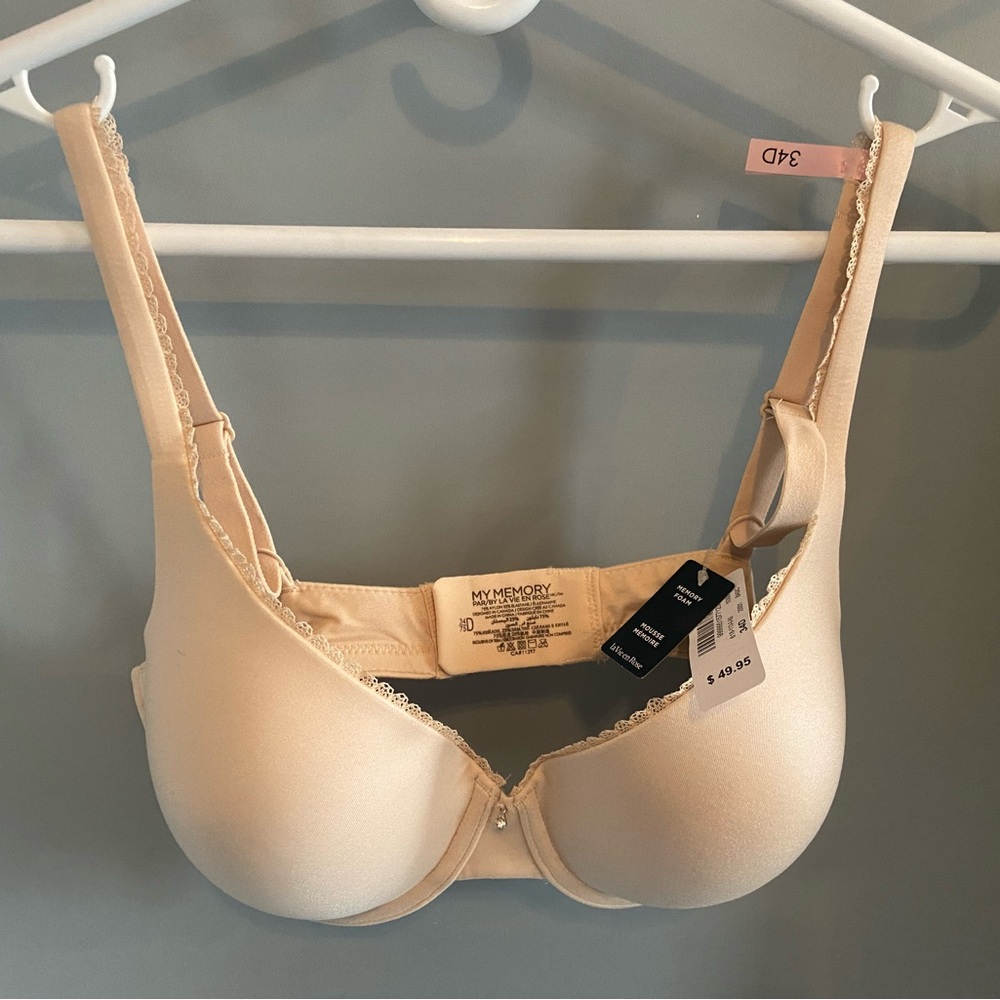 NWT brand New - La Vien Rose Bra size 34 D